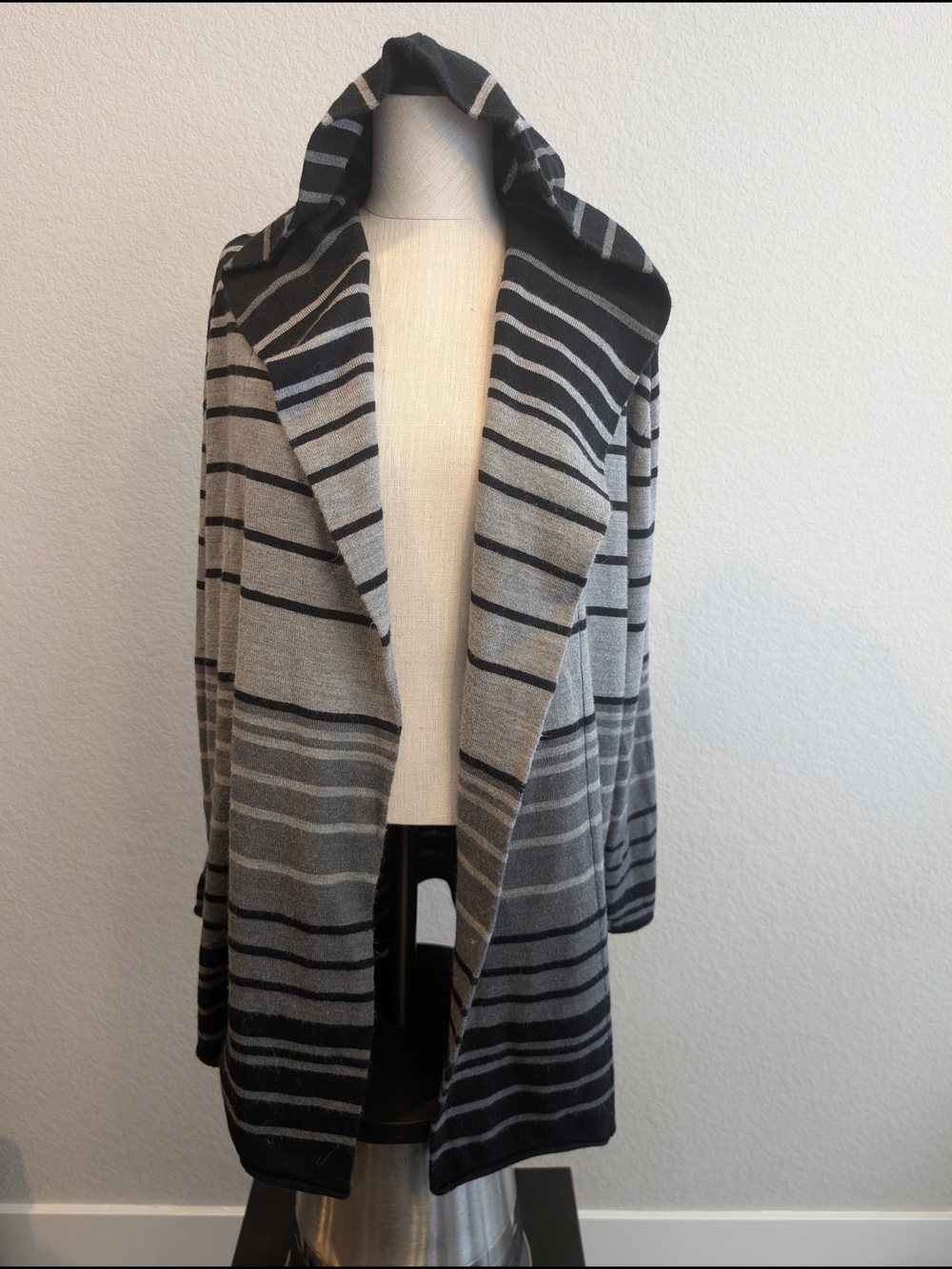 Effeci Women's Hooded Open-Front Striped Cardigan - Gray & Black